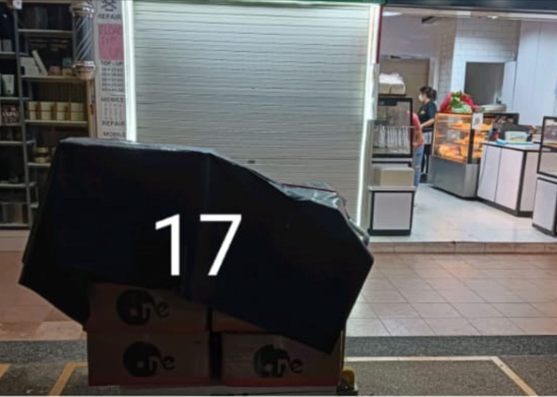 17 Bedok 01-571L (Stall for rent)